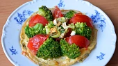 Tvarůžková omeleta se zeleninou a tofu