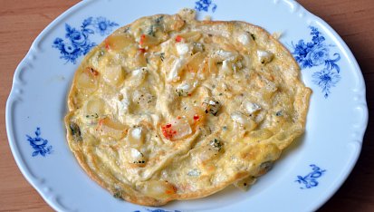 Tvarůžková omeleta se zeleninou a tofu, Omeleta s tvarůžky-