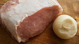 Vepřová kotleta na cibuli aneb "Mámo, honem, já mám hlad"