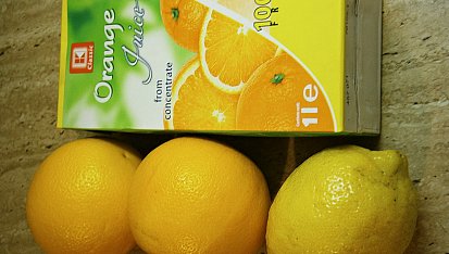 Vepřová kotleta plněná,v marinádě z citrusů pečená, Pomerančová šťáva a citrusové plody