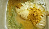 Vepřová krkovice v kurkumovo-hořčicové marinádě, Umícháme si s připravených surovin  marináde
