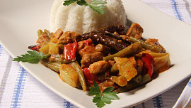 Vepřové se skořicí a zeleninou