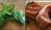 Vepřové šťavnaté smaženky "Debrecín" s rychlým zelným salátem, Kerblík s libečkem,část dalších surovin