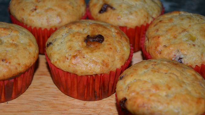 Banánovo čokoládové muffiny s arašídovým máslem