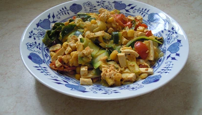 Cuketové těstoviny s tofu