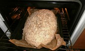 Domácí chleba Mirečka, v průběhu pečení