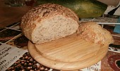 Domácí chleba Mirečka (hotový a už nakrojený :-))