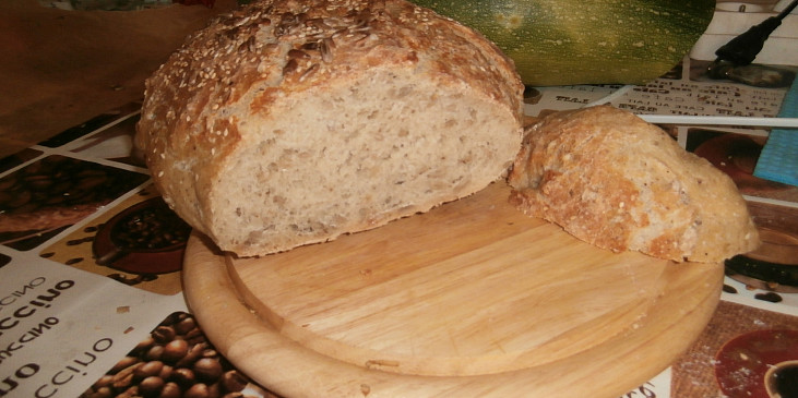 Domácí chleba Mirečka (hotový a už nakrojený :-))