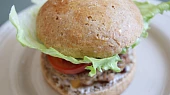 Domácí plněné burgery