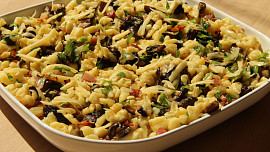 Domácí spätzle s houbami