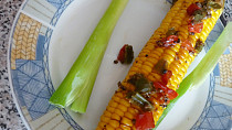 Grilovaná kukuřice s paprikovým máslíčkem