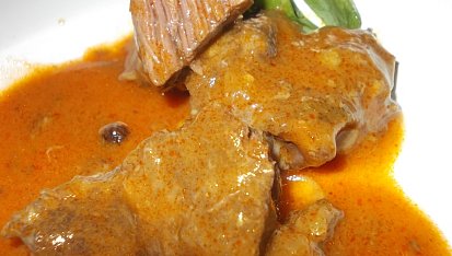Hovězí líčka na hořčici, celeru a chilli papričkách