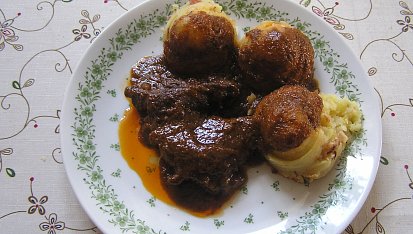Hovězí líčka na hořčici, celeru a chilli papričkách, Hovězí líčka na hořčicic, celeru a chili papričkách