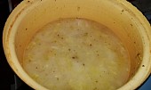 Kapustovo-zelná polévka s rýží nakyselo (vaříme...)