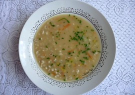 Kroupová polévka s celerem a mrkví