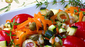 Kroupový salát se zeleninou