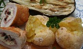 Krůtí závitky s náplní z jadelu a pečenou bramborou