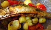 Makrela s rajčaty a bramborami
