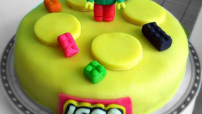 Marcipánová hmota - varna, Lego dort