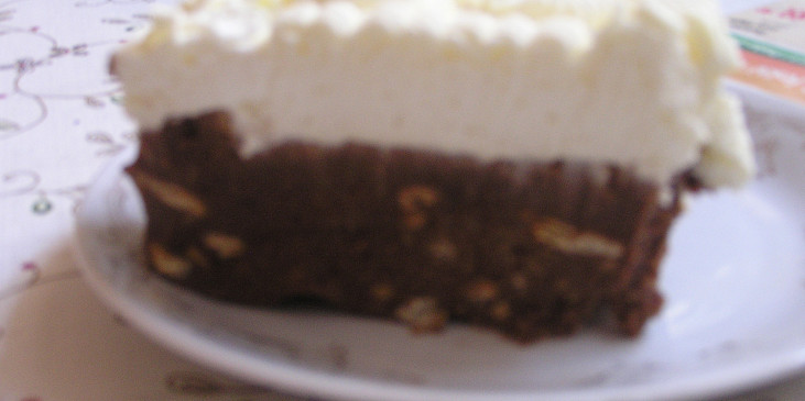 Nepečený sušenkový dort- La Vicenza (a dortík v řezu)
