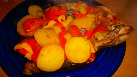 Oběd z jednoho pytlíku (Kuře,brambory a zelenina z alobalu)