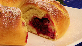 Ostružinový kynutý věnec