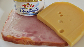 Palačinky s houbami zapečené s omáčkou Mornay ( Ficelle Picarde)