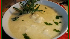 Polévka ze žluté cukety-jedna z prvních před léty