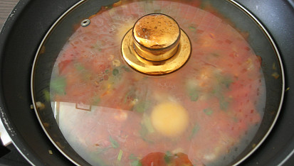 Shakshuka (rajčatová omáčka s vejci)
