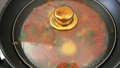 Shakshuka (rajčatová omáčka s vejci)