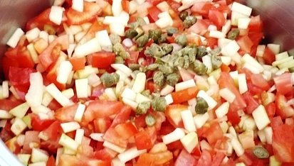 Špagety v rajčatovo - cuketové omáčce