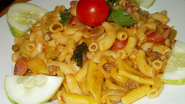 Těstoviny s masovo - zeleninovou směsí