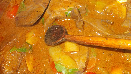 Vepřová játra na  patizonu, rajčátkách, paprikách a cuketě