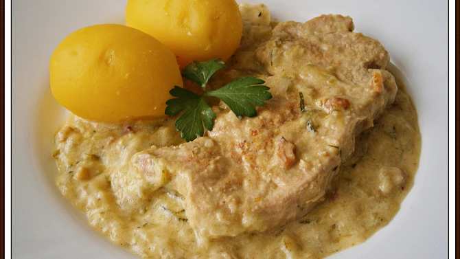 Vepřové plátky s cuketou,ve smetanové šťávě, Vepřové plátky s cuketou,ve smetanové šťávě