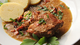 Vepřový plátek v kedlubnovém krému