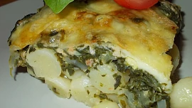Zapečené gnocchi  s lososem, špenátem a lilkem