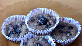 Zdravé celozrnné borůvkové muffiny