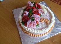 Aspikový dort z pařížského salátu