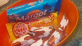 Banánový moučník s chutí karamelek a kávy