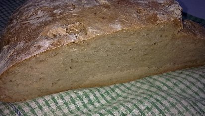 Celokváskový pšenično-žitný chléb, na řezu