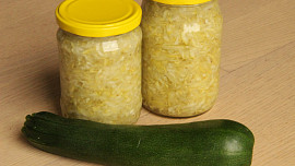 Cuketové zelí zavařené na zimu i jiné roční období