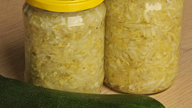 Cuketové zelí zavařené na zimu i jiné roční období