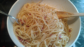 Domácí spaghetti alla carbonara