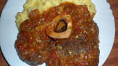 Hovězí kližka s morkovou kostí (Ossobuco)