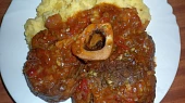 Hovězí kližka s morkovou kostí (Ossobuco)