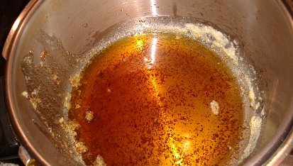 Indická a francouzská kuchyně - Výroba hnědého ghee/beurre noisette (hnědého přepuštěného másla) vid