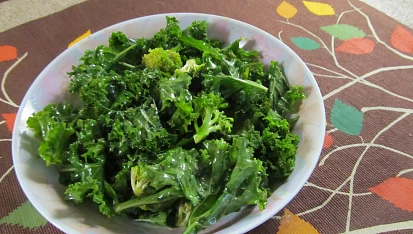 Kale a brokolicový salat