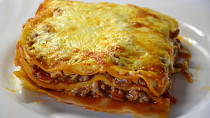 Lasagne zapečené s masem