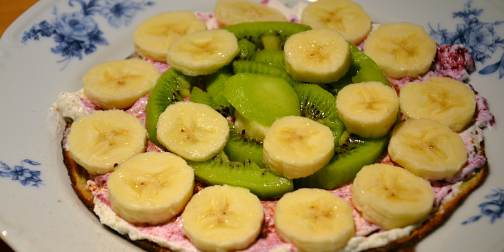 Lehká letní snídaně s příchutí banánu (Varianta s banánem a kiwi.)