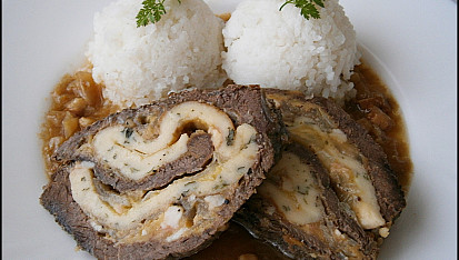 Masová roláda s cibulovo “celestýnskou“ náplní